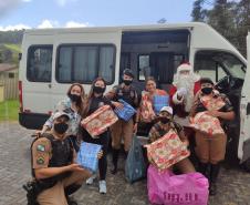 Natal Itinerante da Polícia Militar distribui mais de 4,5 mil brinquedos em bairros carentes de Curitiba