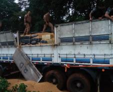 Carreta com mais de cinco toneladas de maconha é apreendida pela PM em Campo Bonito durante a Operação Sinergia