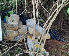 Operações com Cães do BPFron apreende mais de 2,5 toneladas de maconha em Santa Helena (PR)