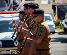 Banda de Música da PMPR faz apresentação para policiais que trabalham no administrativo no Quartel do Comando-Geral