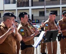 Banda de Música da PMPR faz apresentação para policiais que trabalham no administrativo no Quartel do Comando-Geral