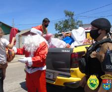 Batalhão da PM de Colombo, na RMC, entrega cerca de mil brinquedos durante ação de Natal