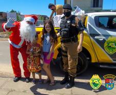 Batalhão da PM de Colombo, na RMC, entrega cerca de mil brinquedos durante ação de Natal