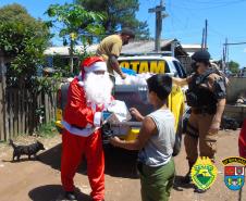 Batalhão da PM de Colombo, na RMC, entrega cerca de mil brinquedos durante ação de Natal