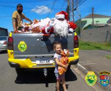 Batalhão da PM de Colombo, na RMC, entrega cerca de mil brinquedos durante ação de Natal