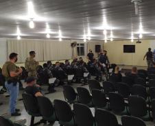 PM encaminha 14 pessoas e apreende drogas e uma arma de fogo durante operação no Litoral do estado