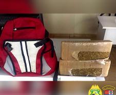 Caminhonete adaptada para contrabando e maconha são apreendidas pela Polícia Rodoviária, em ações distintas, no interior do estado