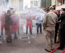 Governador participa de troca de Comando do Corpo de Bombeiro e entrega novas viaturas em Curitiba