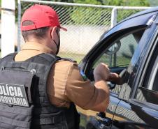 No Réveillon de 2021, Batalhão Rodoviário atende acidentes de trânsito e apreende drogas no Litoral