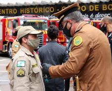 Governador participa de troca de Comando do Corpo de Bombeiro e entrega novas viaturas em Curitiba