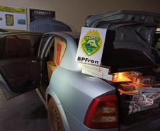 Durante patrulhamento, BPFron encontra dois veículos carregados com cigarros contrabandeados no Oeste do estado