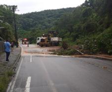 Chuva no Litoral alerta Corpo de Bombeiros sobre alagamentos e deslizamentos
