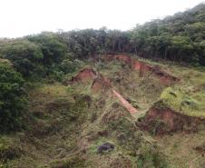 Chuva no Litoral alerta Corpo de Bombeiros sobre alagamentos e deslizamentos