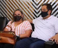 Comandante-Geral da PM entrega medalha a arcebispo de Curitiba, na Capital do estado