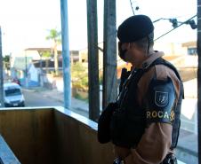 PM cumpre mandados judiciais no Litoral e encaminha dois homens por tráfico durante a Operação Vida