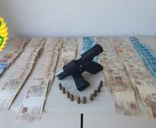 PM prende homem, apreende pistola e mais de R$ 7,4 mil em dinheiro em Paranaguá (PR)