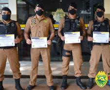 Policiais militares do 4º BPM recebem homenagem de Destaque do Mês e Destaque Operacional