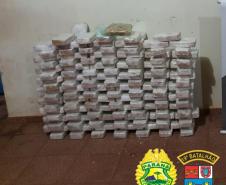 Carro com 132 quilos de crack é apreendido pela PM em Guaíra (PR), no Oeste do estado