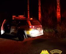 Polícia Militar recupera carro roubado, apreende drogas e encaminha um adolescente por agressão em situações separadas, nos Campos Gerais do Paraná