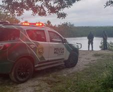 Polícia Ambiental combate descarte de resíduos a céu aberto e resgata aves silvestres no Litoral