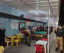 Cinco bares e uma quadra esportiva são abordados pela AIFU, na Região Metropolitana de Curitiba