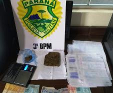 Em situações separadas, PM de Pato Branco (PR) encaminha quatro pessoas por envolvimento com o tráfico de drogas