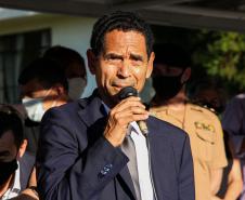 Profissionais de segurança pública são homenageados pelo ministro André Mendonça na APMG, em São José dos Pinhais