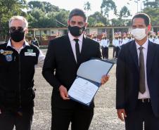 Profissionais de segurança pública são homenageados pelo ministro André Mendonça na APMG, em São José dos Pinhais