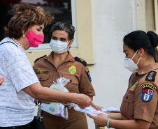 Embaixadoras da Paz Mundial entregam presentes para as profissionais da saúde do Hospital da PM em Curitiba