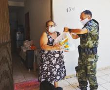 Polícia Ambiental e a sociedade civil organizada de Maringá (PR) doam 100 cestas básicas a famílias e entidades assistenciais