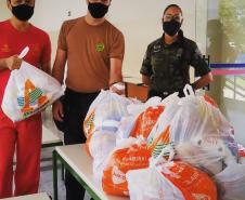 Polícia Ambiental e a sociedade civil organizada de Maringá (PR) doam 100 cestas básicas a famílias e entidades assistenciais