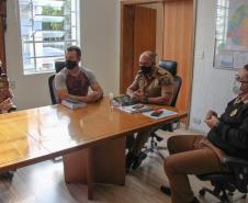 Oficiais da PM do Paraná lançam livro sobre doutrina e prática de Negociação em Crises