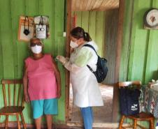 Apoio aéreo do BPMOA garante vacinação para moradores de Barra do Ararapira e Itaqui, no Litoral do estado