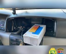 Carro com 86 celulares contrabandeados do Paraguai é apreendido pelo BPRv em Floresta (PR)