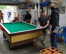 AIFU fecha oito estabelecimentos comerciais e encerra festa com 170 pessoas em Curitiba (PR)