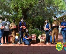 Cerca de 450 caixas de chocolates são arrecadados pela PM em Maringá e Sarandi para ação de Páscoa