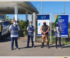 Ação da Polícia rodoviária e SEST/SENAT distribui kits de informação e proteção contra a COVID-19 em Santo Antônio da Platina (PR)