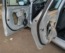 Policiais rodoviários apreendem veículo carregado com eletrônicos contrabandeados em Rolândia, no Norte do estado