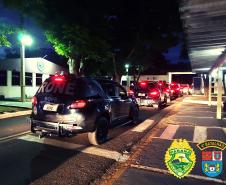 PM desencadeia Operação Rigidez em Mandaguari (PR), quatro pessoas acabam presas e uma pistola e mais de 4,2 quilos de drogas apreendidos