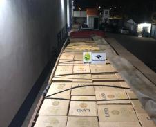 BPFron e Receita Federal apreendem caminhão carregado com 45 mil pacotes de cigarros contrabandeados no Oeste do estado
