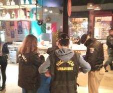 AIFU fiscaliza seis estabelecimentos comerciais e aplica quatro autuações em Curitiba (PR)