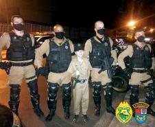 Fã da PM recebe visita de policiais em seu aniversário, em Maringá (PR)