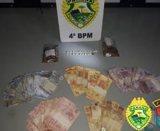 Em Maringá (PR), PM prende homem e apreende mais de 80 pedras de crack e dinheiro