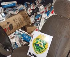 Carros lotados com cigarros contrabandeados do Paraguai são apreendidos pelo BPFron em Terra Roxa (PR)