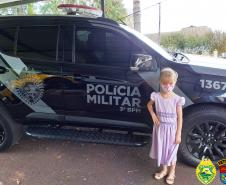 Pequena fã da PM comemora seu aniversário de 5 anos na sede do batalhão de Pato Branco, no interior do estado