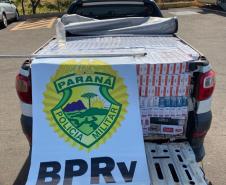 Em ocorrências separadas, policiais rodoviários apreendem grande quantidade de vinho e cigarro contrabandeado, no interior do Paraná