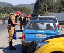 Orientações sobre trânsito viário são reforçados durante blitz educativa do Maio Amarelo em Almirante Tamandaré (PR)