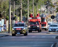 Polícia Militar e Corpo de Bombeiros fazem o cortejo fúnebre do ex-governador Jaime Lerner