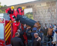 Polícia Militar e Corpo de Bombeiros fazem o cortejo fúnebre do ex-governador Jaime Lerner