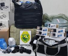 Cão de faro da Polícia de Fronteira auxilia apreensão de mais de 14 kg de maconha oculta em ônibus de viagem